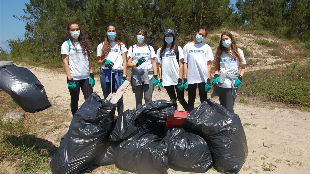 Volunteers collect 1.35 tons of marine litter on the beaches of Esposende